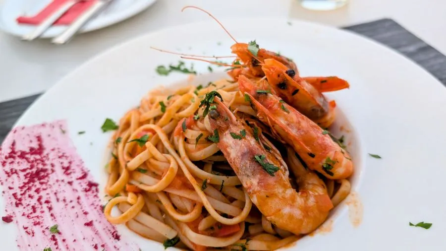 Prawn linguine
